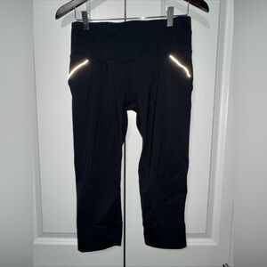 Athleta Lightweight Relay Capri Workout Leggings M